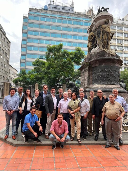 Integrantes de la Comisión Directiva de FAIMA previo a la conferencia de prensa en Buenos Aires.