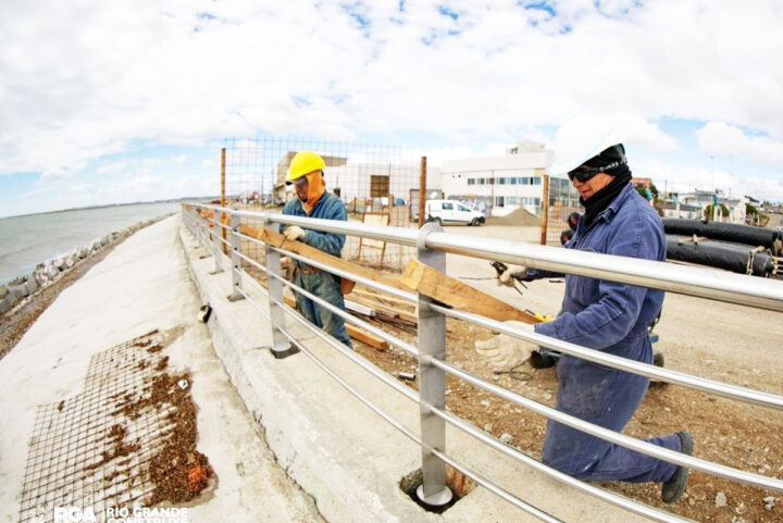 “Toda la parte de muro de contención está finalizado y ahora estamos ocupándonos con la parte urbana de esta obra. Entendemos que es viable luego iniciar con la ampliación de estos 250 metros más”, dijo.