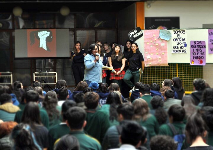 Una emotiva presentación para conmemorar el Día Internacional de la Mujer, fue la que brindaron las alumnas de la promoción 2023 del Colegio Integral de Educación Río Grande (CIERG). El acto se llevó adelante en horas de la tarde y participaron directivos, docentes, y la totalidad del alumnado.