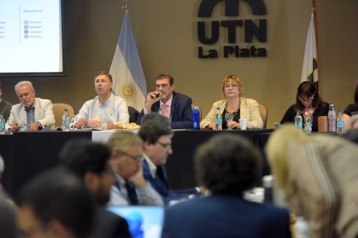 El Salón Presidente Juan Domingo Perón de la Facultad Regional de La Plata fue el escenario donde se concretó una nueva sesión del Consejo Superior de la UTN. (Foto: Facultad Regional La Plata)