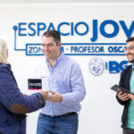 El intendente Pérez realizó la primera entrega de equipos del programa municipal Nodos de Inclusión Tecnológica