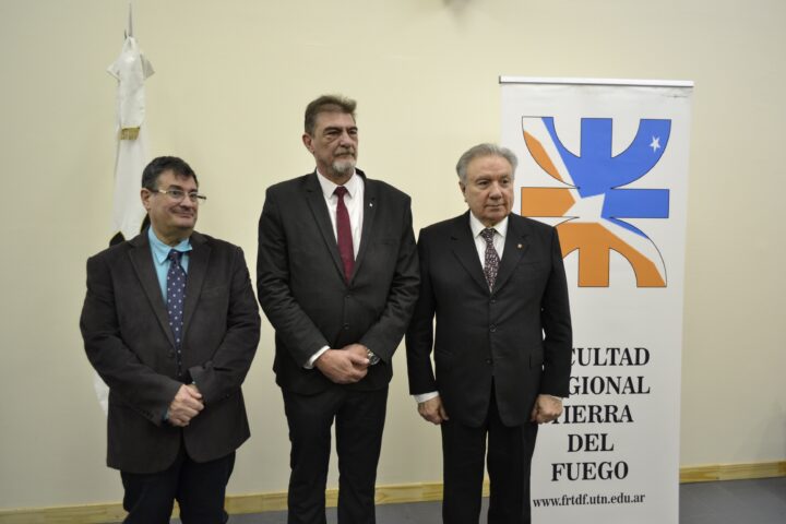 Del encuentro participaron los ingenieros Mario Ferreyra y Francisco Álvarez, ambos de la Facultad Regional Tierra del Fuego.