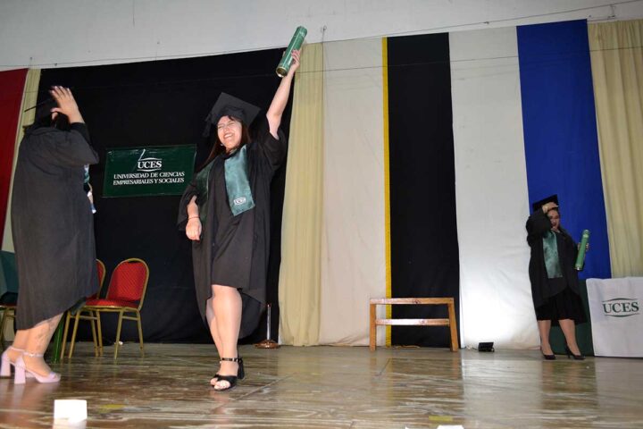 uces graduada