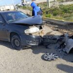 Chocaron un taxi y un automóvil particular y los dos conductores terminaron en el hospital