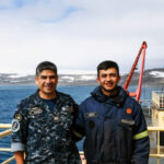 Padre e hijo marinos se encontraron en la Antártida