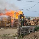 Familia lo perdió todo en un incendio en el barrio Chacras del Sur