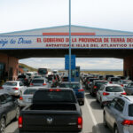 Fin de semana largo: Más de mil personas salieron de la isla en dos días