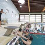 Meolans brindó una clínica de natación y destacó la infraestructura de Ushuaia