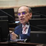 Blanco repudió los hechos de violencia tras la visita de Milei a Ushuaia: “A las piñas no hay futuro”