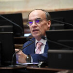 Blanco acusa a Milei de negociar deuda con EE.UU. a espaldas del Congreso