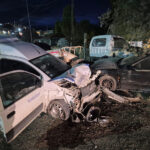 Cinematográfico choque de un utilitario que a toda velocidad impactò contra cuatro autos estacionados