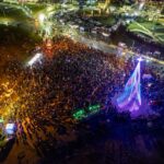 Miles de vecinos y vecinas disfrutaron del encendido del árbol navideño en Ushuaia