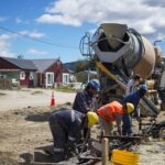 Avanza el Plan de Cordón Cuneta y Veredas en Provincias Unidas y el casco céntrico de Tolhuin