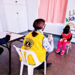 El Club de Leones refuerza la detección temprana de problemas visuales en niños y prepara nuevas campañas solidarias en Río Grande