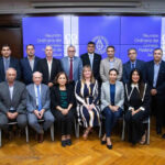 Faltante de vacunas y cierre del programa Remediar