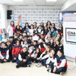 Vidriera artística: Estudiantes del Colegio Nacional Ushuaia exponen en el CCNA