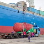 Comenzó el histórico operativo de descarga y traslado del equipamiento para la nueva usina de Ushuaia