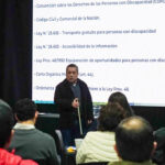 “Aprendo a tomar el cole”: capacitan a choferes para avanzar hacia un transporte público más accesible
