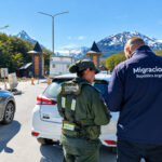 Migraciones y Gendarmería realizaron un operativo conjunto en el acceso a Ushuaia: todos los extranjeros controlados estaban en situación regular